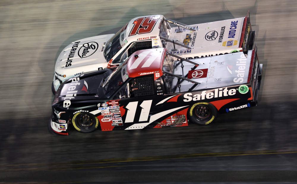 Dramatic late pass gives Heim Truck Series win at Bristol