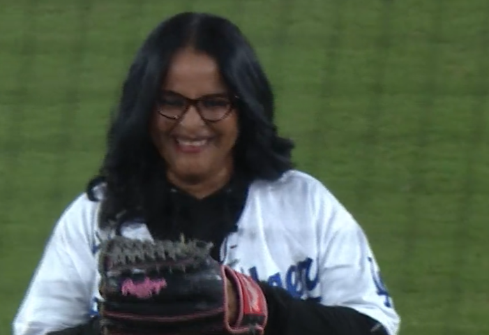 Dodgers reliever Brusdar Graterol’s mom threw an absolutely perfect first pitch