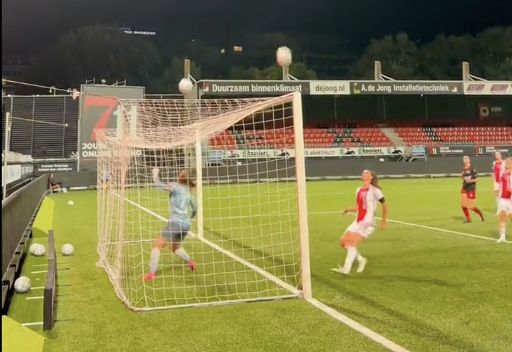 Ajax Women scored the dumbest and greatest goal of the season