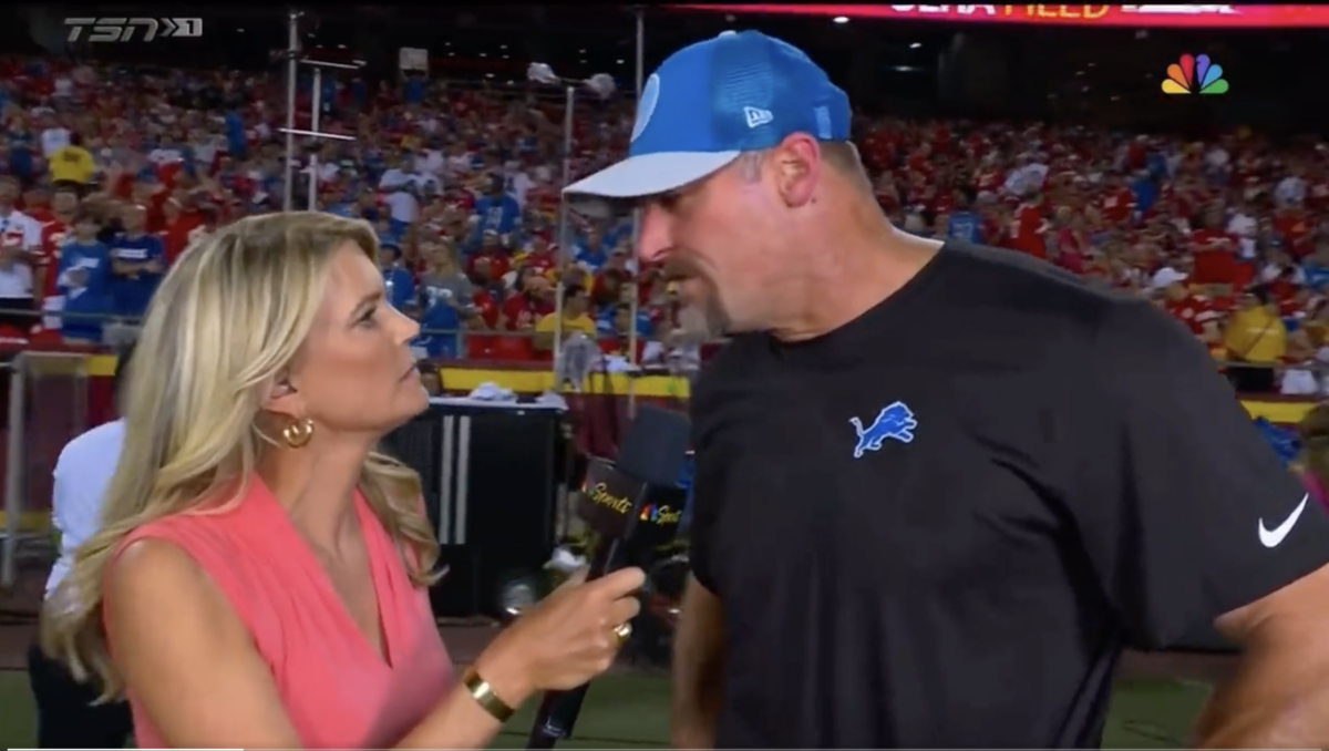 Dan Campbell cut off a Melissa Stark question about the Lions’ defense by aggressively praising Patrick Mahomes