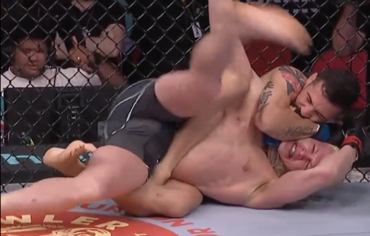 UFC 293 video: Gabriel Miranda squeezes flailing Shane Young unconscious in 59 seconds