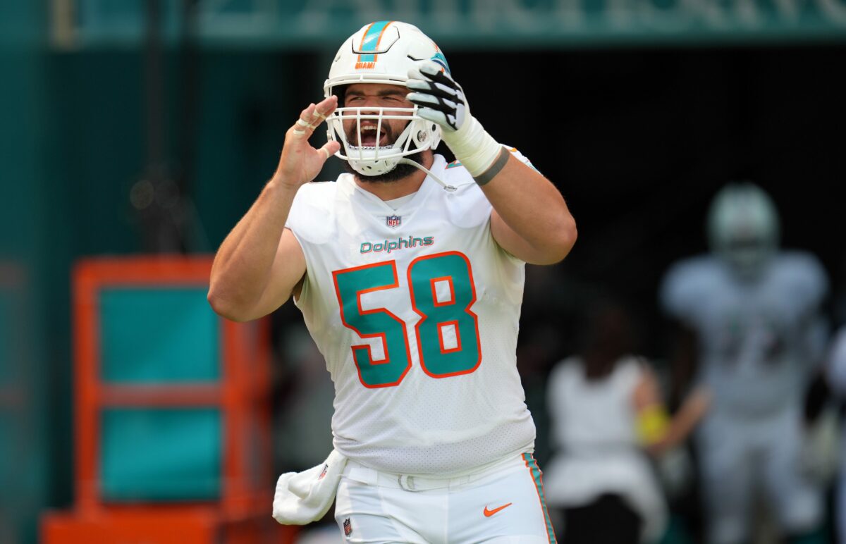 Dolphins OL Connor Williams suffers injury vs. Broncos