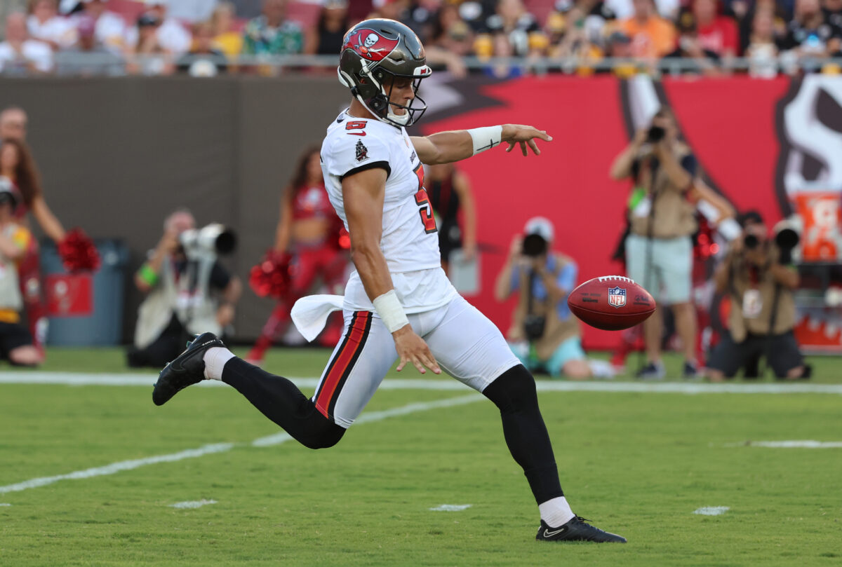 Former Georgia punter earns NFC Player of the Month honors