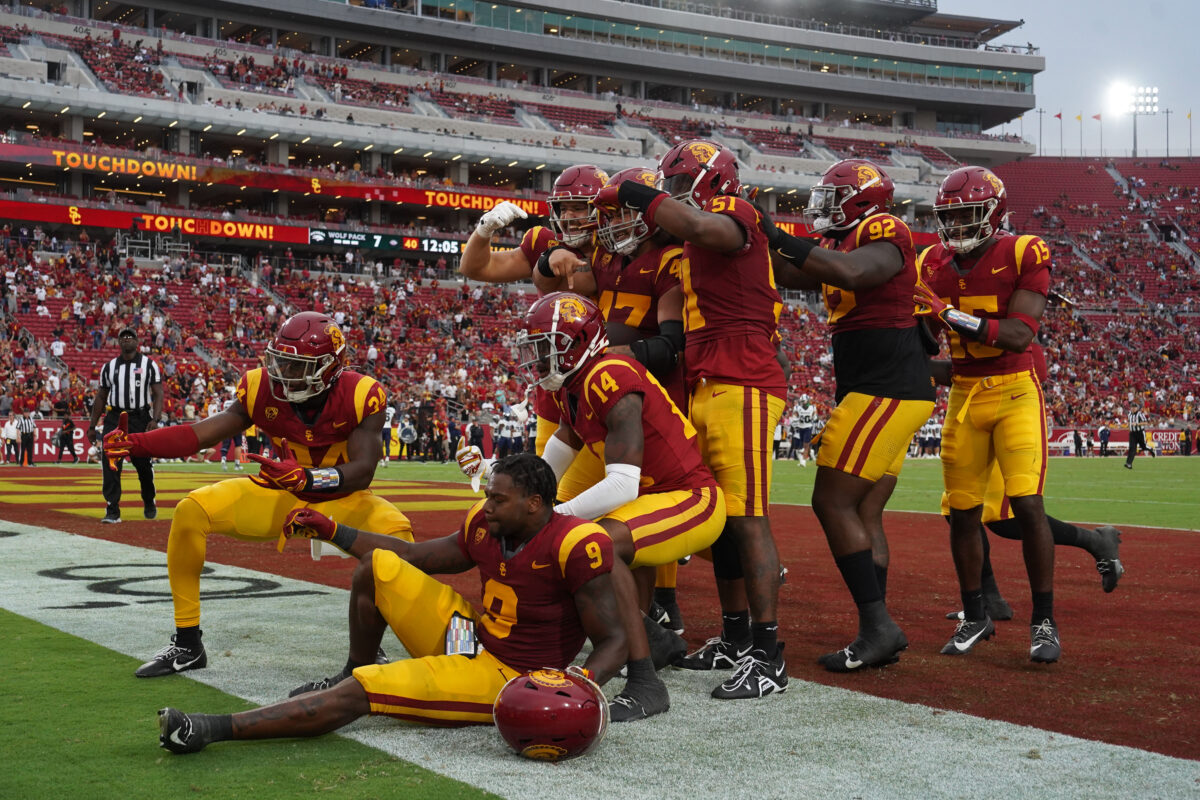 USC defense doesn’t allow a touchdown in first 56 minutes of Stanford blowout