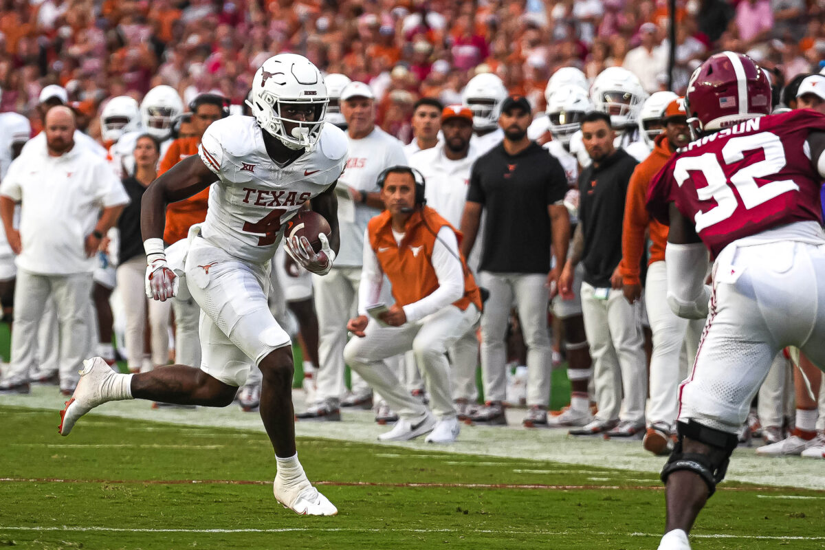 Texas is expected to have running back CJ Baxter back vs. Baylor