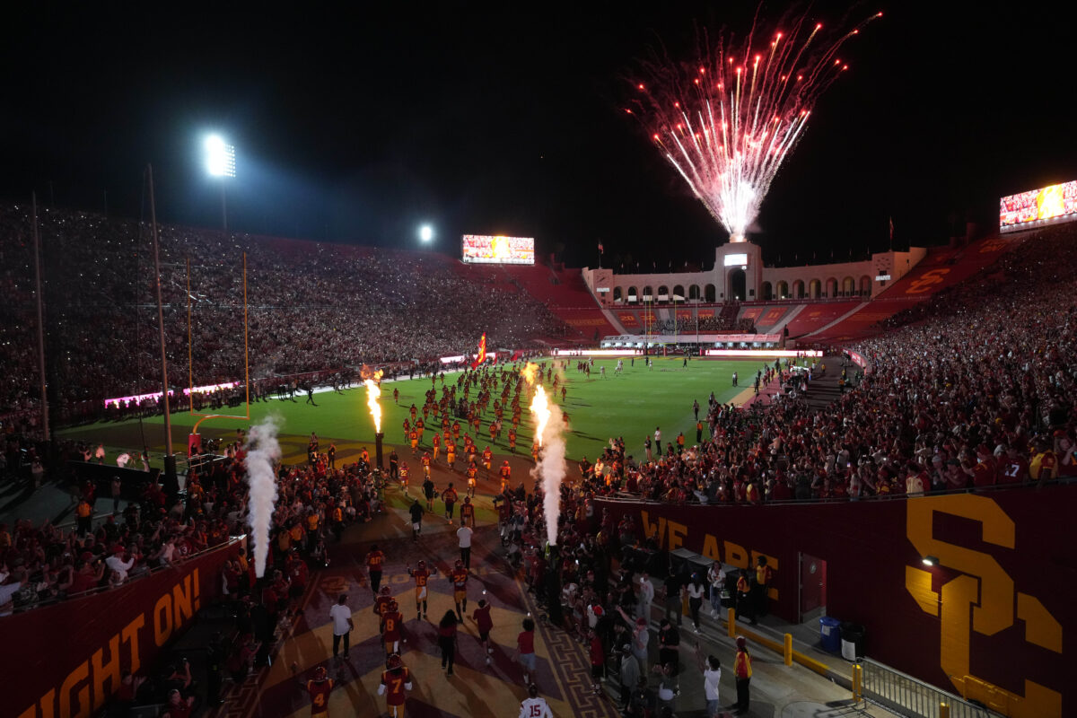 USC-Stanford gallery: The Trojans and Coliseum looked great on Saturday night