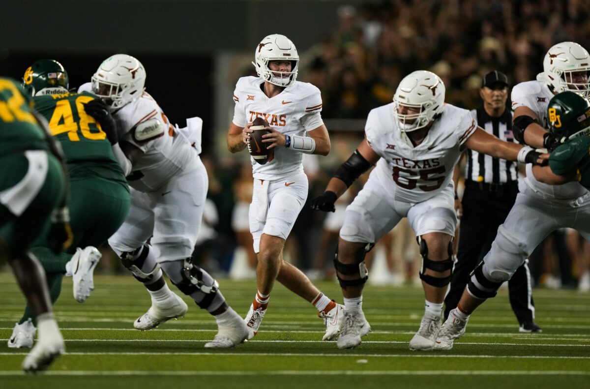 Quinn Ewers narrows the gap in the Big 12 QBR standings