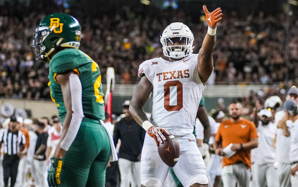 Social media reacts to No. 3 Texas’ dominant victory over Baylor