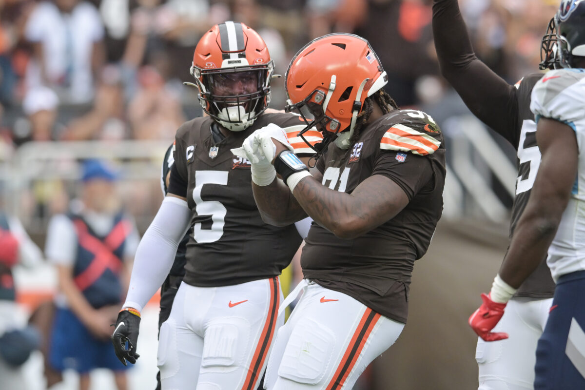 WATCH: Alex Wright gets his first career sack as Browns defense dominates Titans