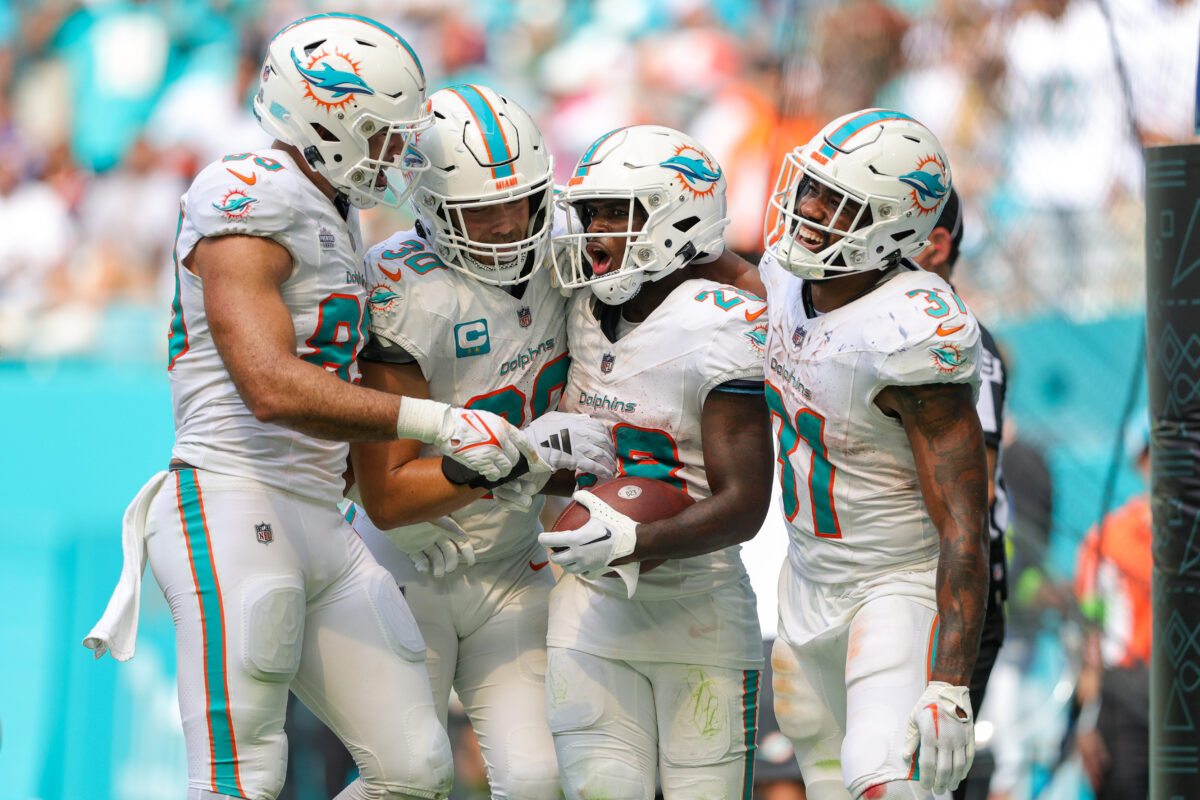 Dolphins’ Raheem Mostert gushes about rookie De’Von Achane after four-TD game