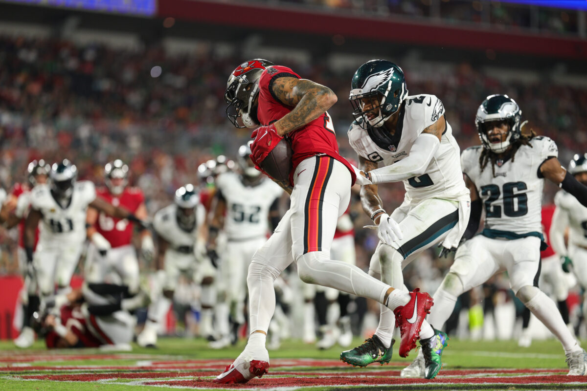 Watch WR Mike Evans’ touchdown grab against the Eagles