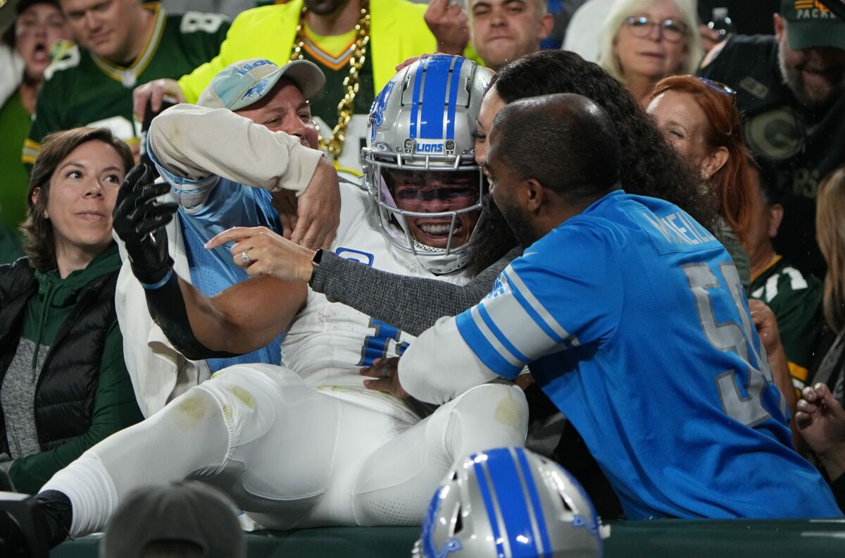 Amon-Ra St. Brown scores big TD for Lions in prime-time win at Lambeau Field