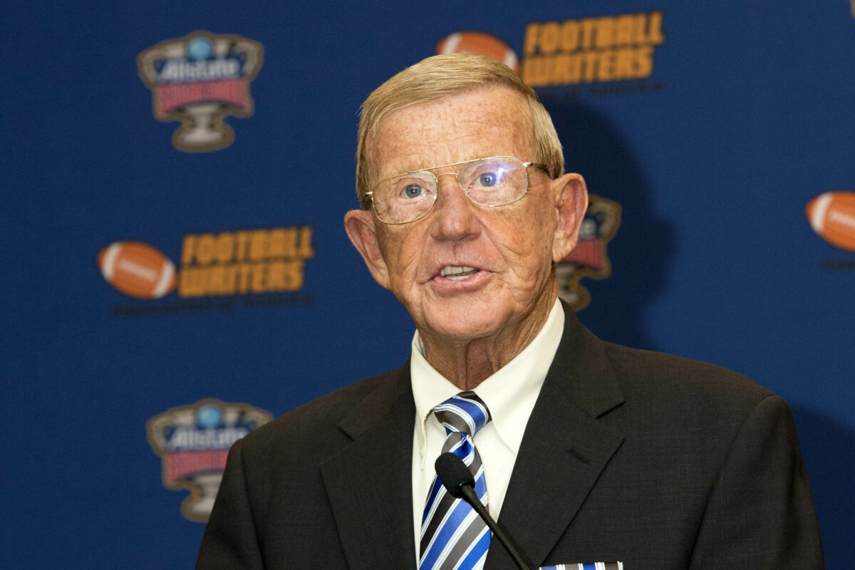 Lou Holtz doubles down on comments about Ohio State football