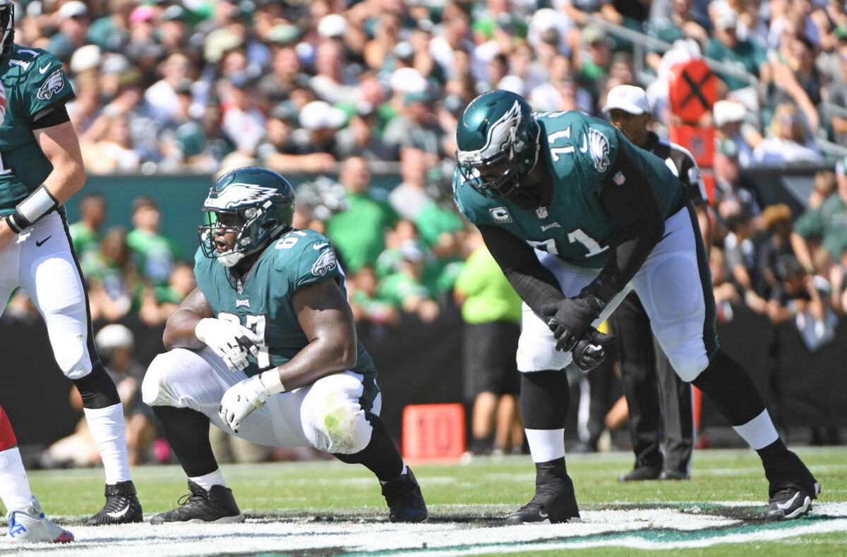 Jason Peters talks about mentoring young Seahawks offensive line