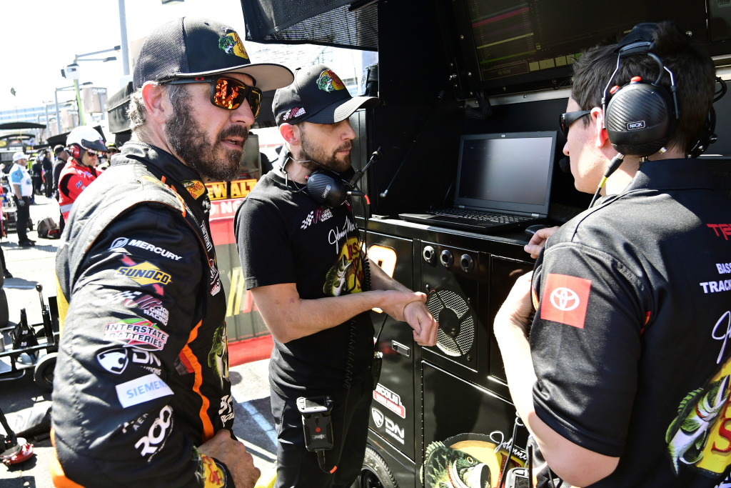Truex and crew gear up for final shot at reversing playoff slide