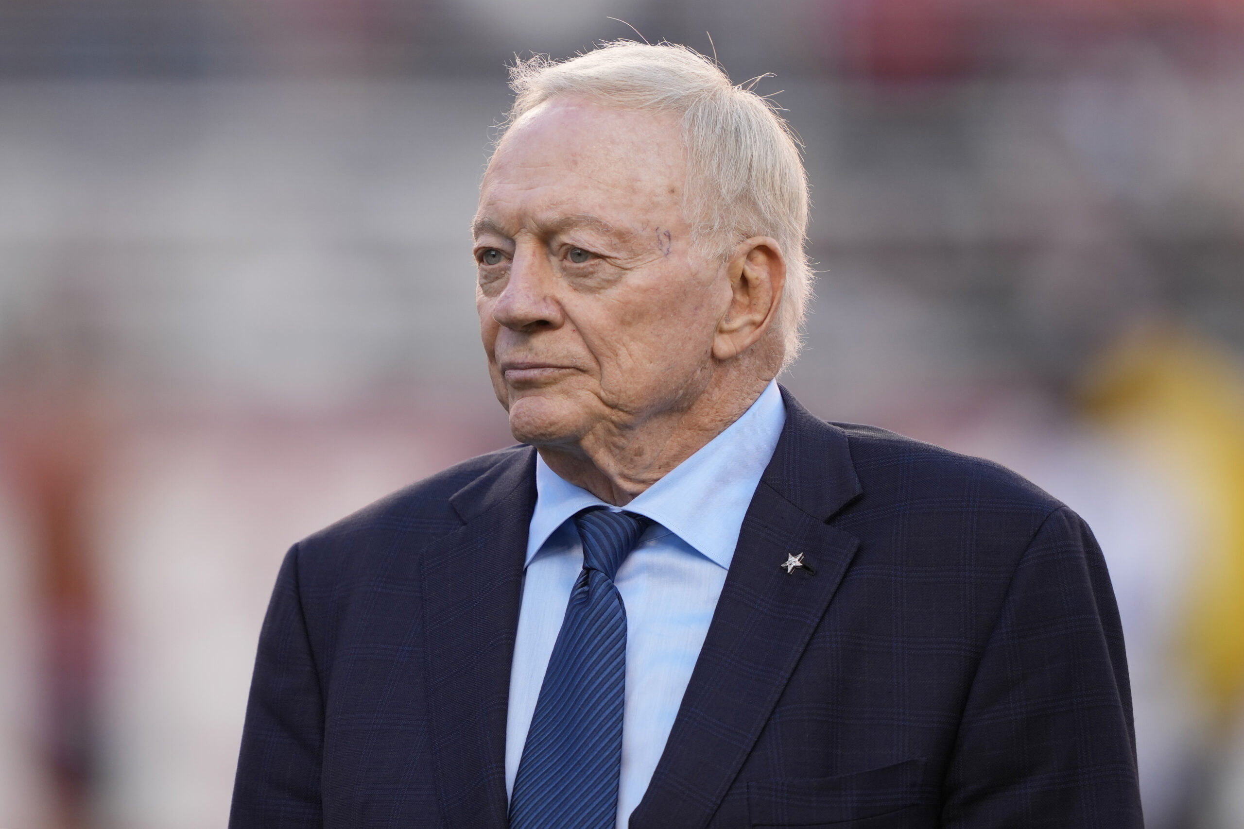 Lack of Aggression: Cowboys’ Jones says other teams will have to initiate trade talks