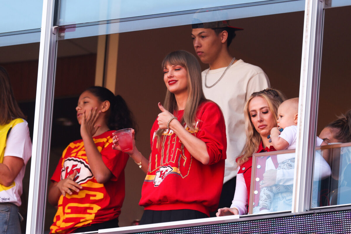 Taylor Swift and Brittany Mahomes at Chargers-Chiefs game in images