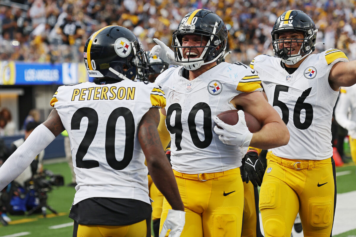 LOOK: Check out the best pics from the Steelers lucky win over the Rams