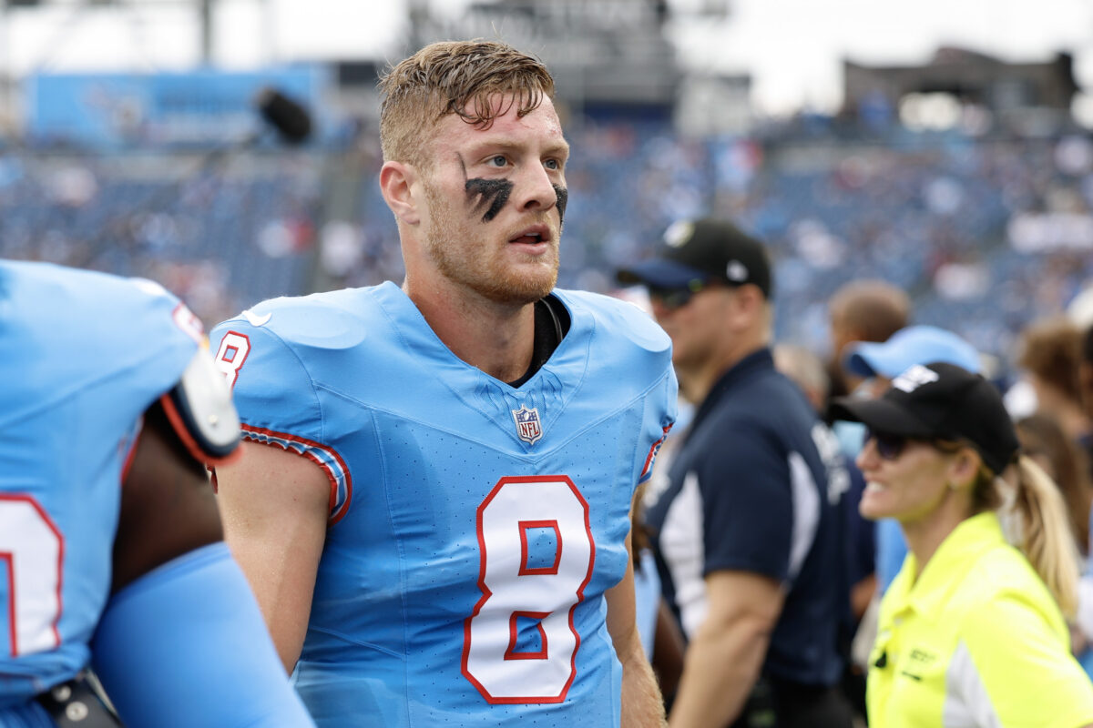 Tennessee Titans throw it back to amazing Houston Oilers uniforms