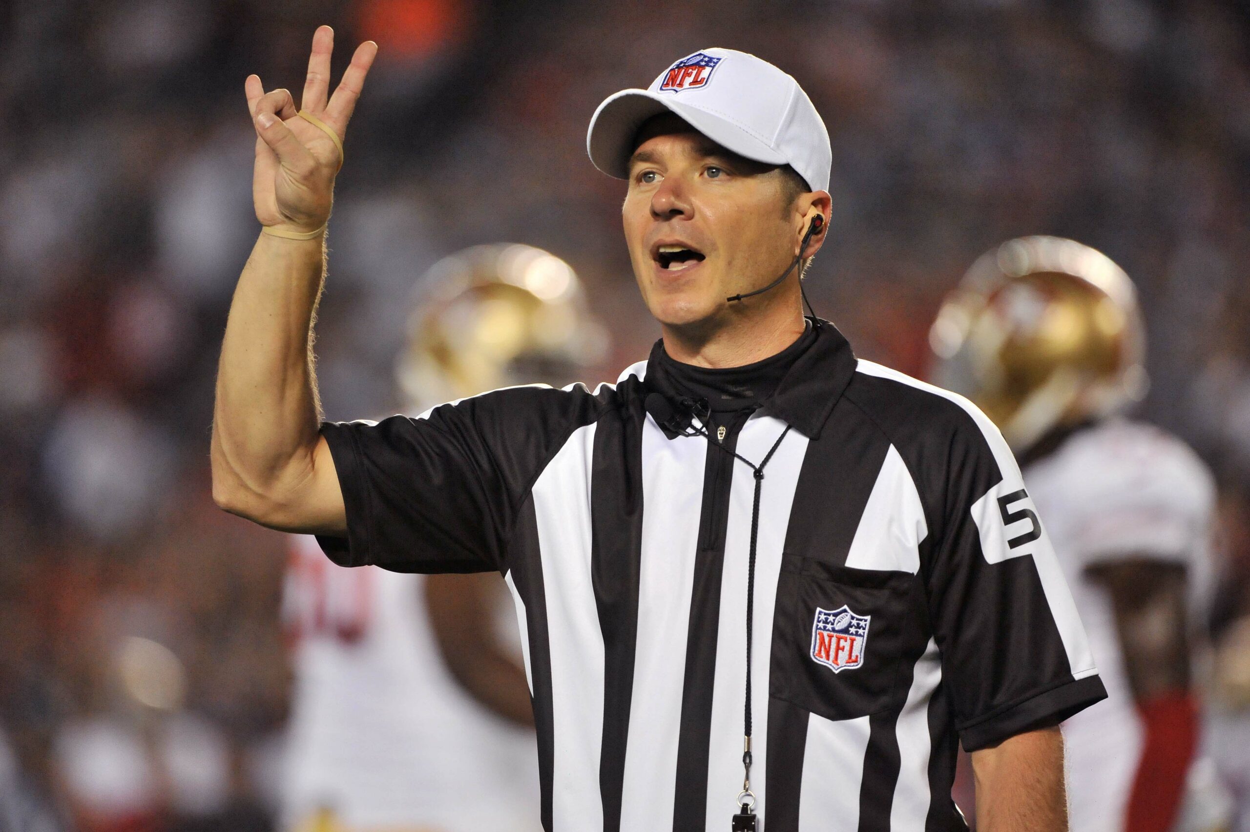 Referee Alex Kemp disagrees with Gene Steratore’s take on Pat Surtain’s non-INT