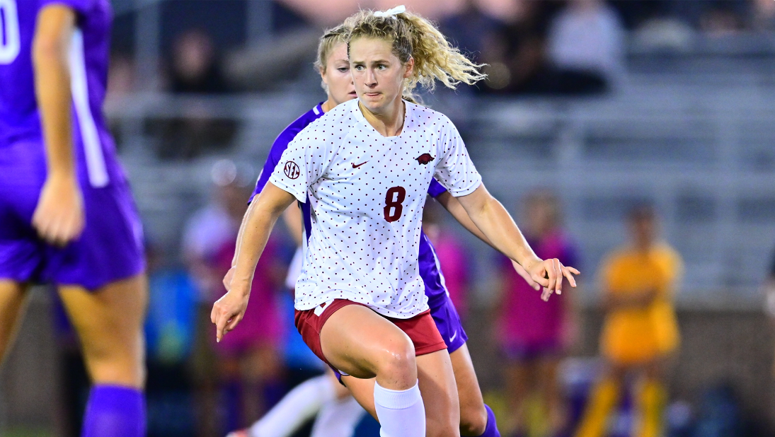 No. 9 Arkansas soccer nets late goal in 1-1 tie with LSU, stays atop SEC