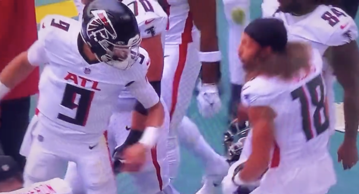 Mack Hollins appeared to big time Desmond Ridder on an in-game high-five