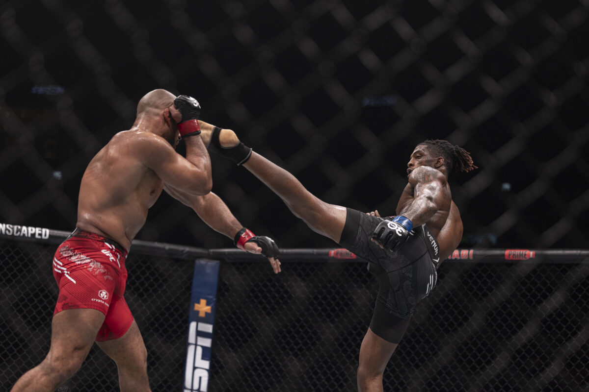Sedriques Dumas def. Abu Azaitar at UFC 294: Best photos from Abu Dhabi