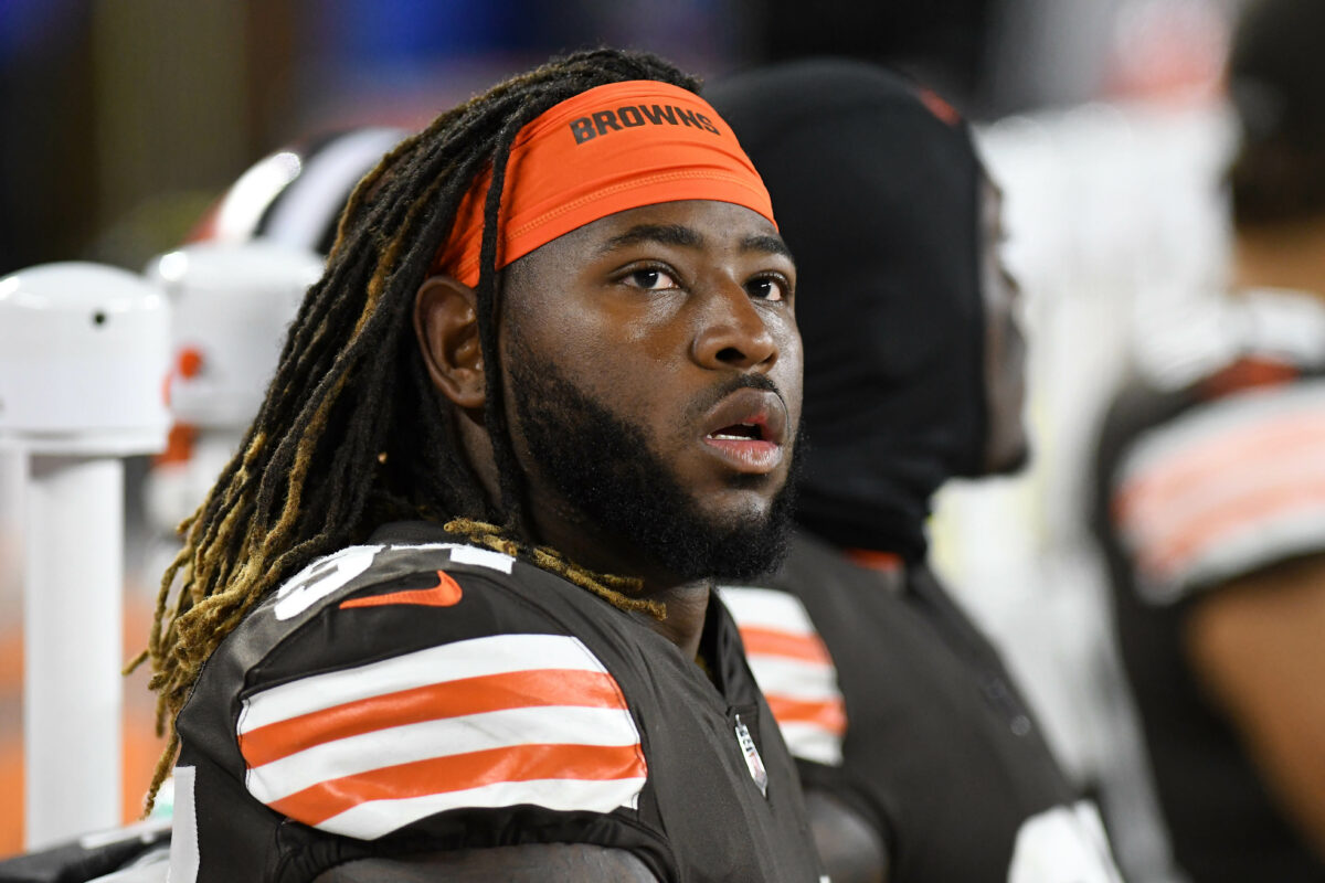 Report: Browns DE Alex Wright questionable to return with knee injury vs. Seahawks