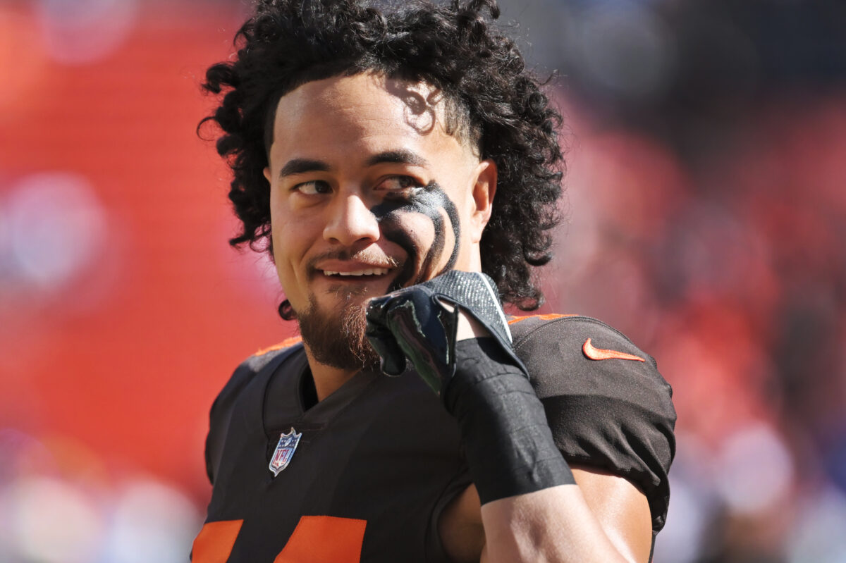 Browns LB Sione Takitaki leaves Ravens game with cramps