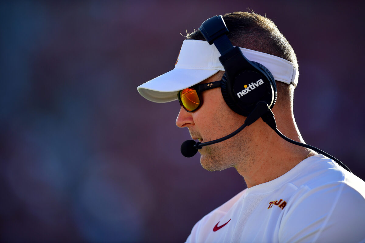 Lincoln Riley illness ignites plan to have Dennis Simmons as head coach, Kliff Kingsbury as assistant — and everyone’s talking