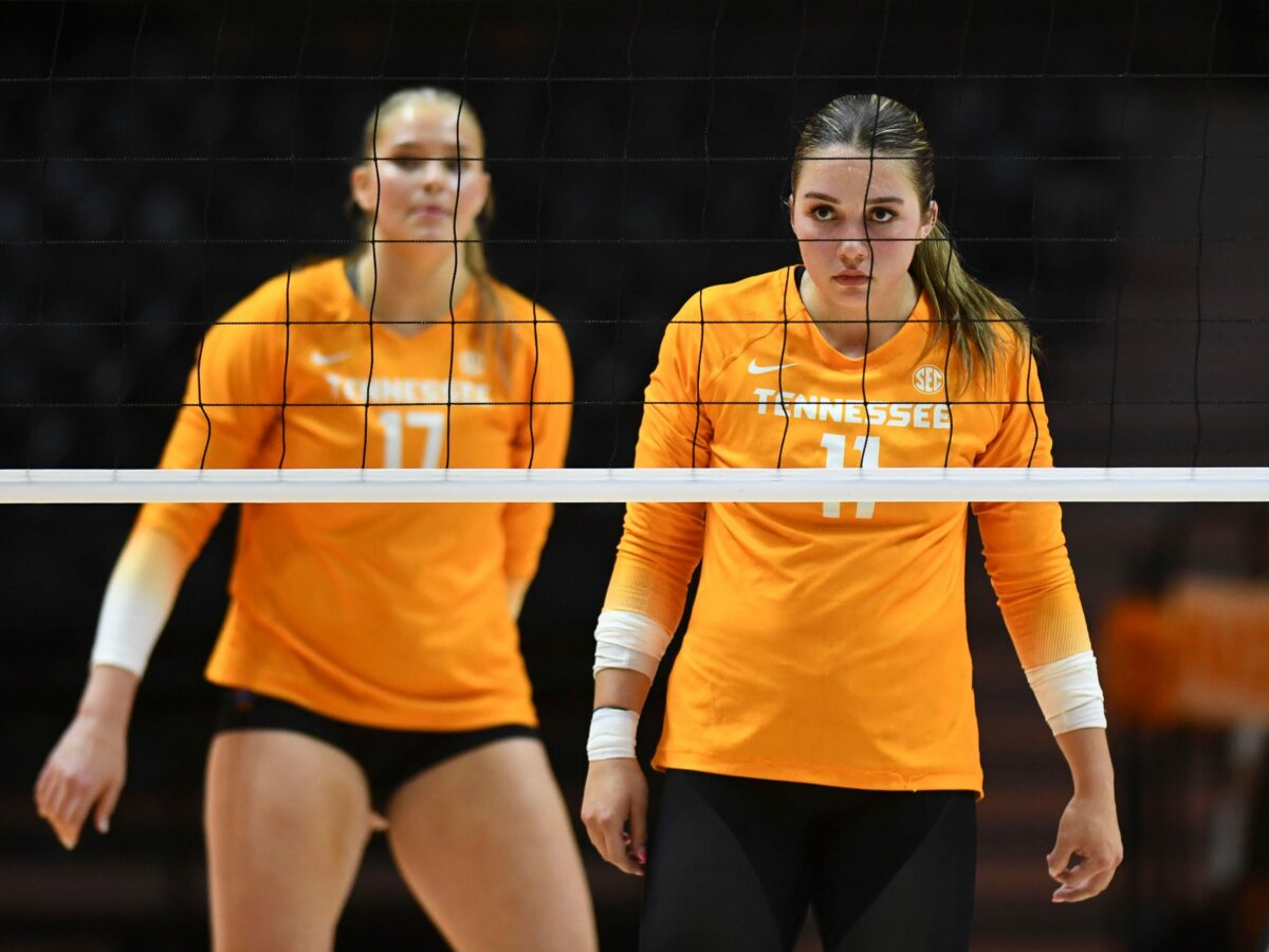 No. 12 Tennessee sweeps Alabama for ninth straight win