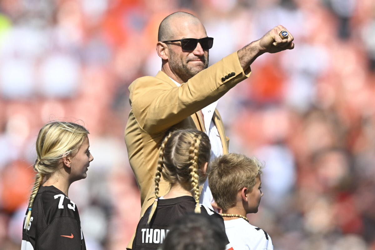 Wisconsin legend Joe Thomas inducted into the Cleveland Browns’ Ring Of Honor