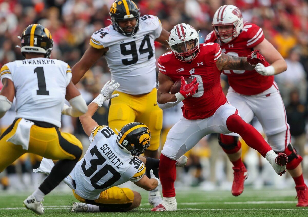 CHECK IT OUT: Best pics from Badgers 15-6 loss to Iowa