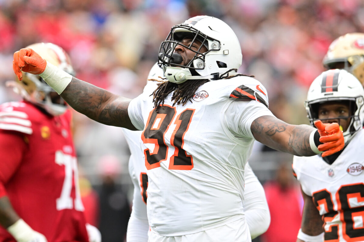 Browns: Second-year DE Alex Wright grows into trustworthy player