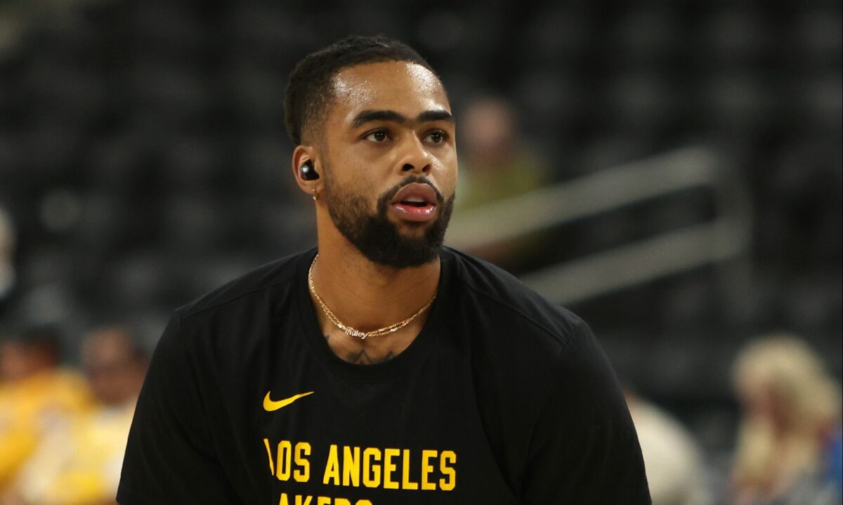 Watch: D’Angelo Russell goes baseline and dunks on Paolo Banchero
