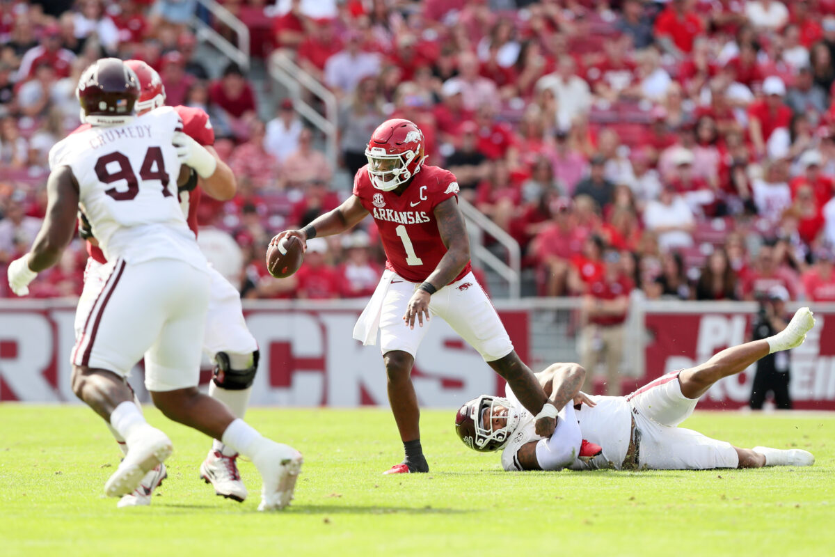 Arkansas’ offense impotent in falling to Mississippi State for sixth straight loss