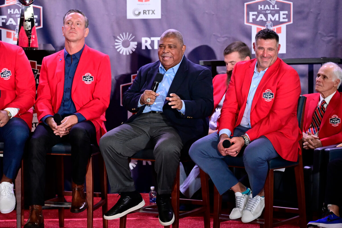 Photos, video from Mike Vrabel’s Patriots Hall of Fame induction