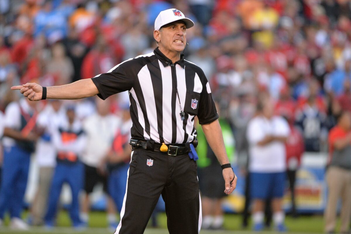49ers-Browns referee John Hussey is having a rough day
