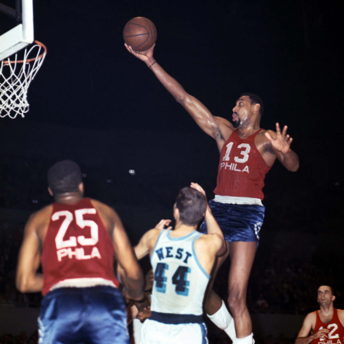 Sixers legend Wilt Chamberlain ranked 3rd-best center in NBA history