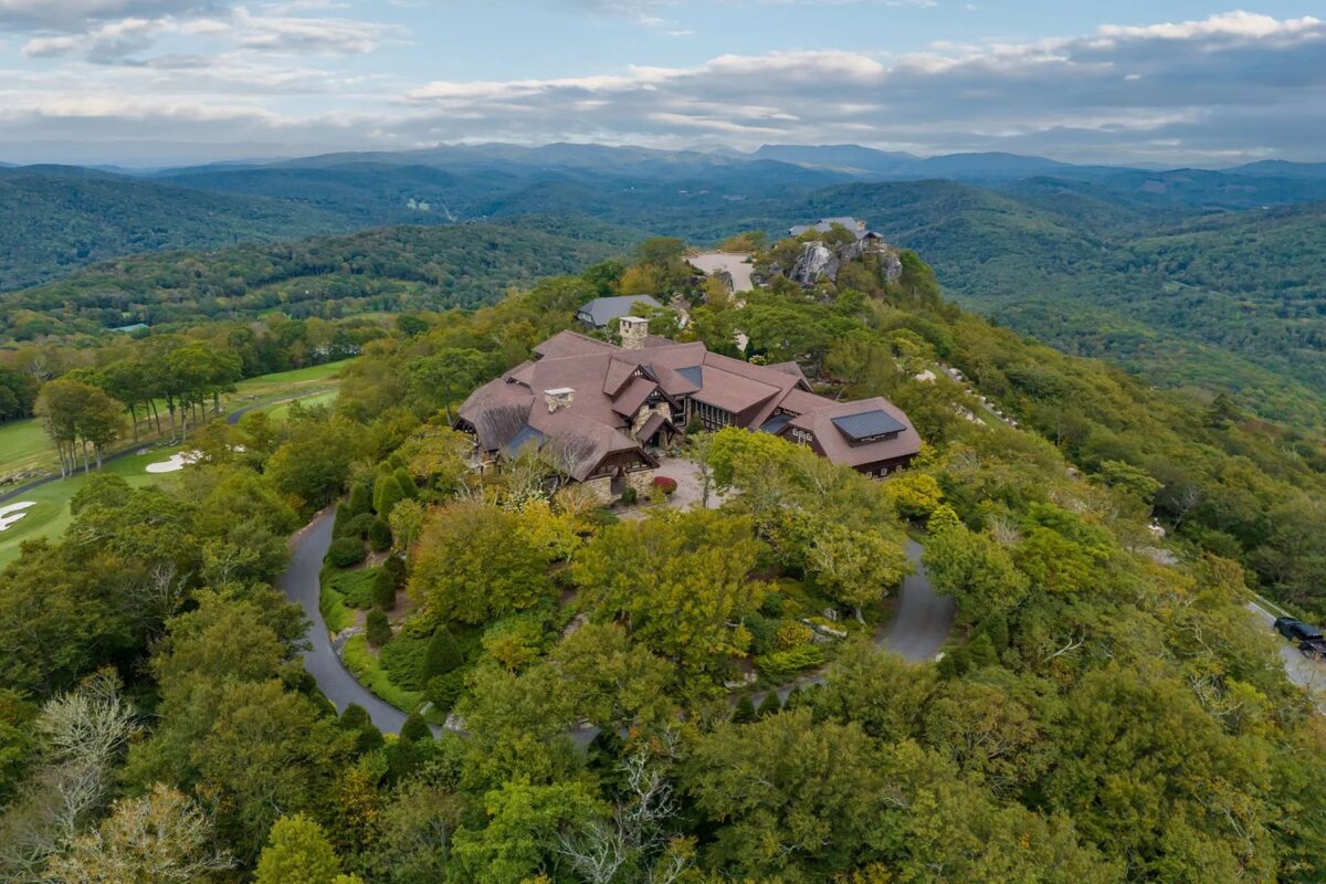 Photos: This $26M Blue Ridge mansion has a simulator overlooking the highest golf course east of the Mississippi