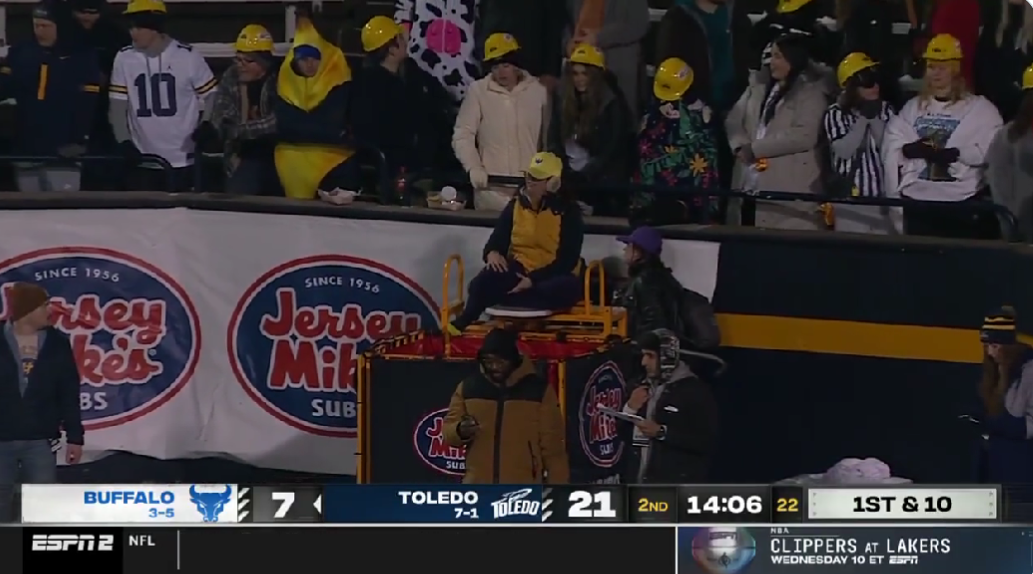 Toledo somehow kept its touchdown dunk tank going during a snowy Halloween game
