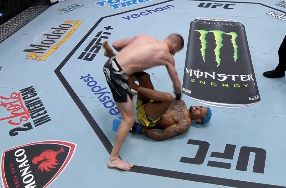 UFC Fight Night 229 video: Nate Maness pounds out submission-happy Mateus Mendonca