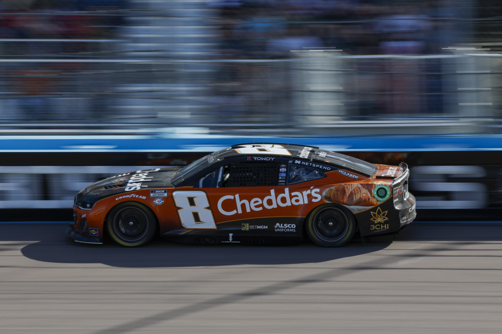 Busch leads the way in Cup finale practice at Phoenix