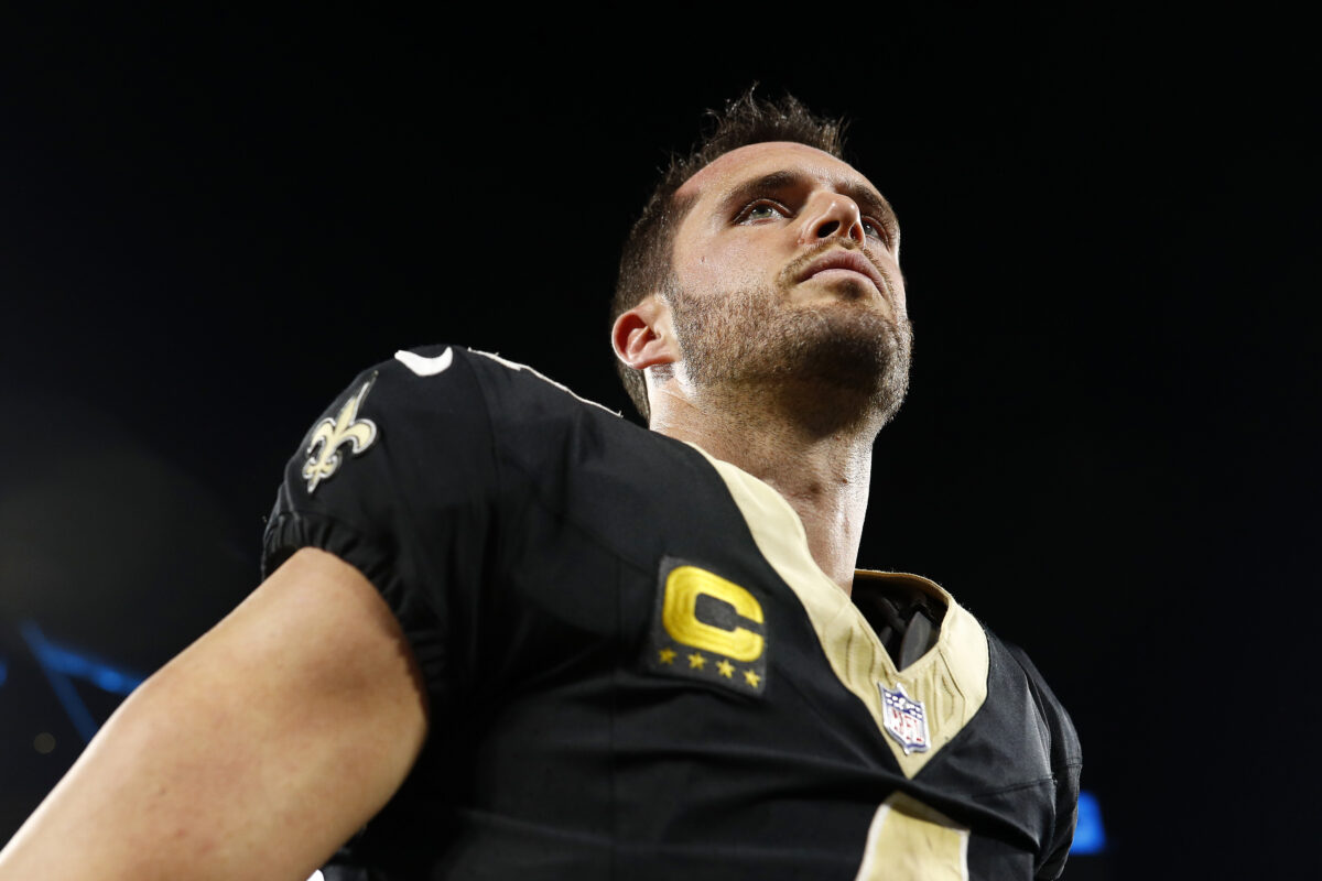 Saints Twitter does not react kindly to Derek Carr dodging questions