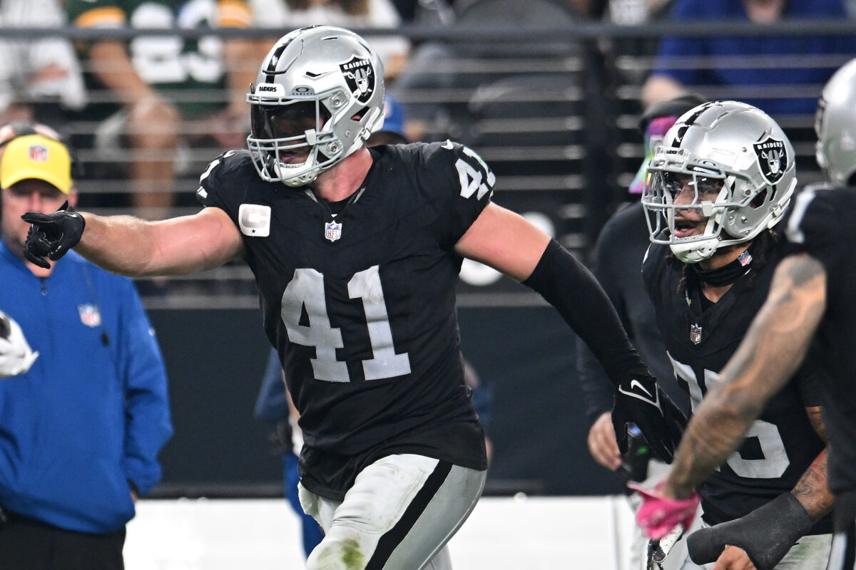 Raiders LB Robert Spillane broke his hand 2 weeks ago vs Lions and has not missed a snap since