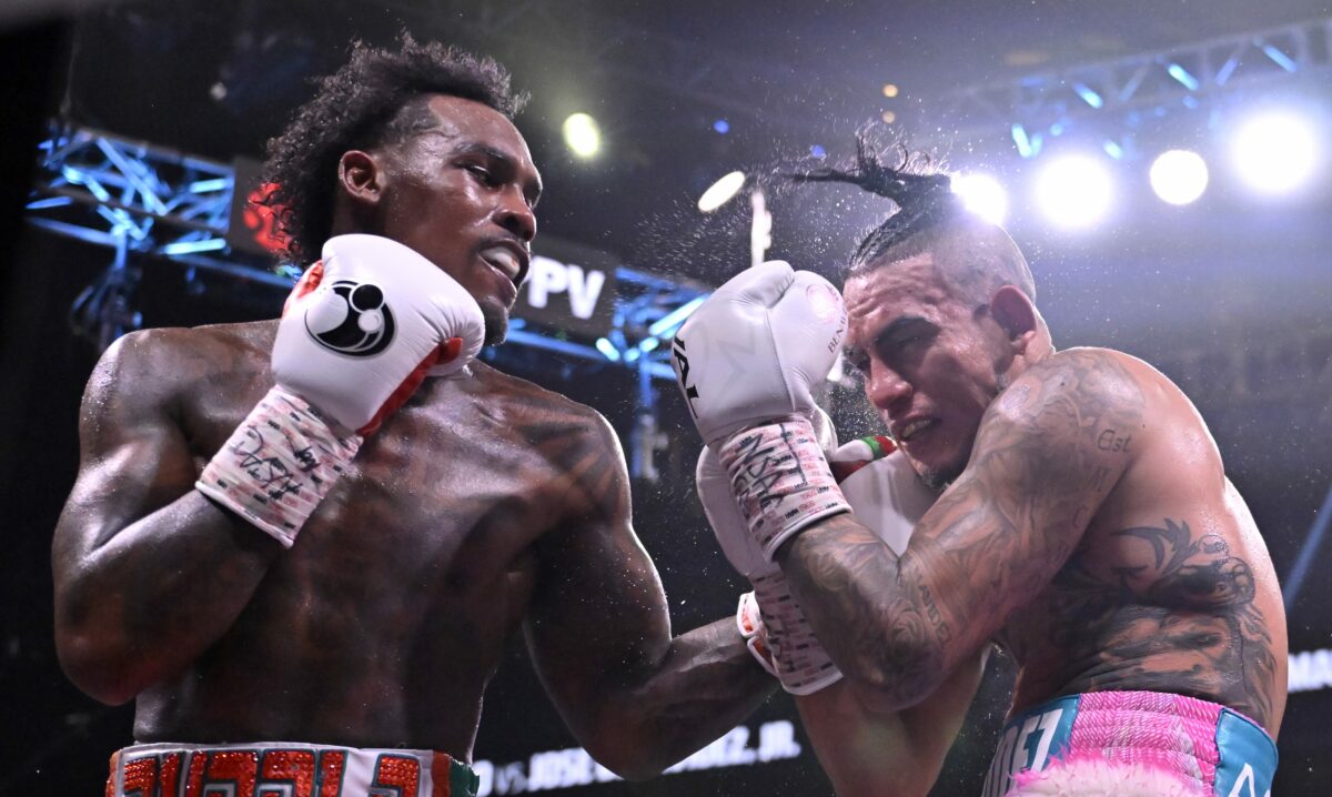 Jermall Charlo outclasses game, but overmatched Jose Benavidez Jr. in return