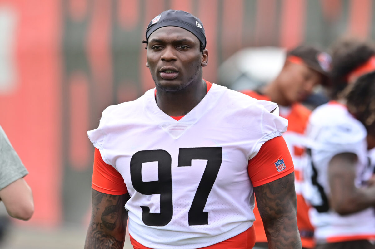 Former Browns 4th round pick Perrion Winfrey has tryout with Jets