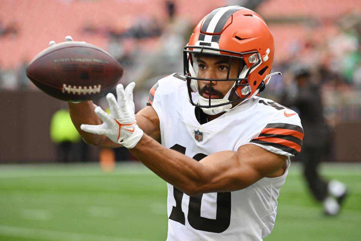 Former Browns wide receiver Anthony Schwartz works out for Dolphins