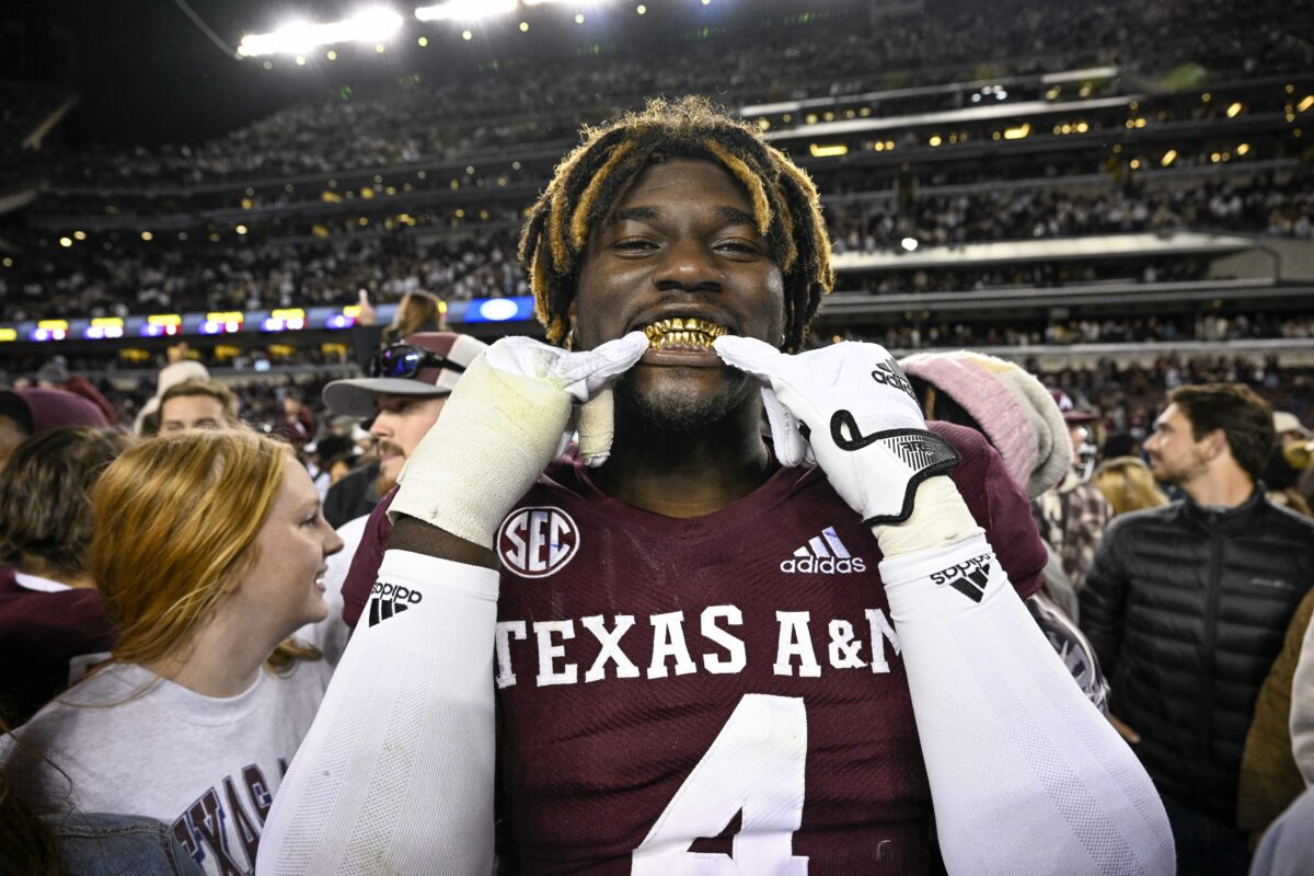 WATCH: Texas A&M safety Jared Kerr lays the boom stick on QB Mike Wright, leading to a fumble return TD from DT Shemar Stewart