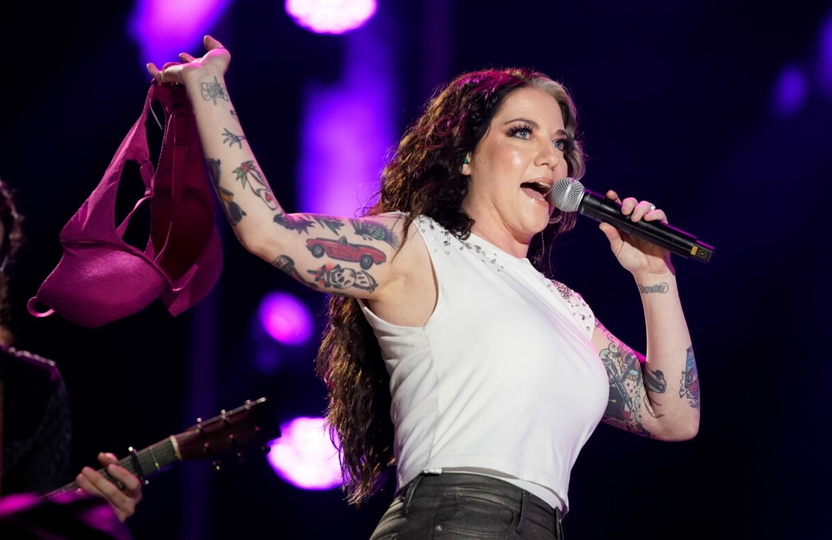 The best of country music star Ashley McBryde in images